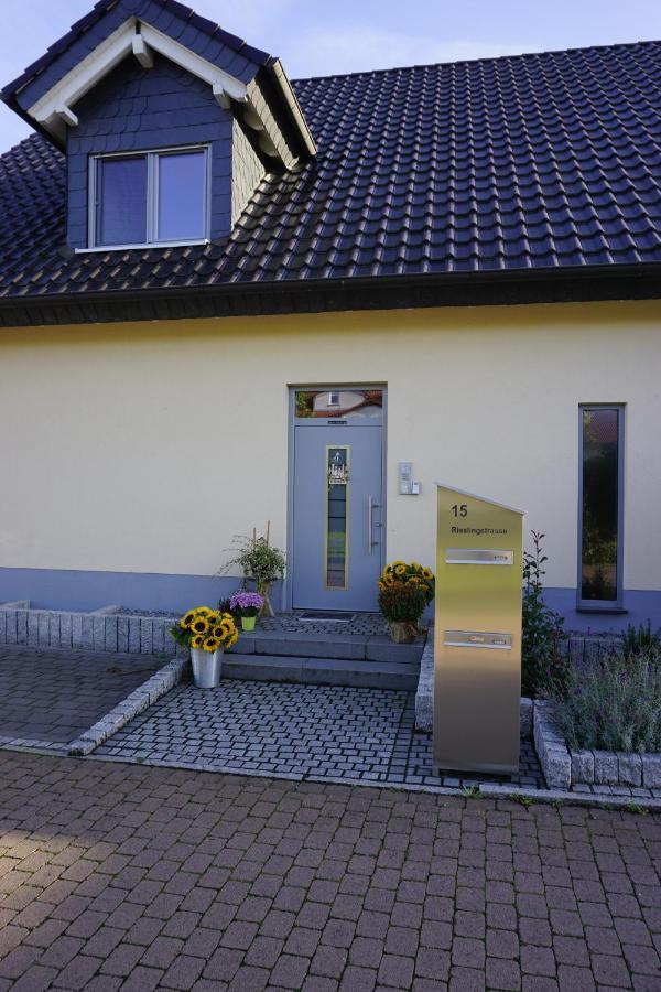 Rieslingstube Bei Britta & Joachim Apartment Undenheim Luaran gambar